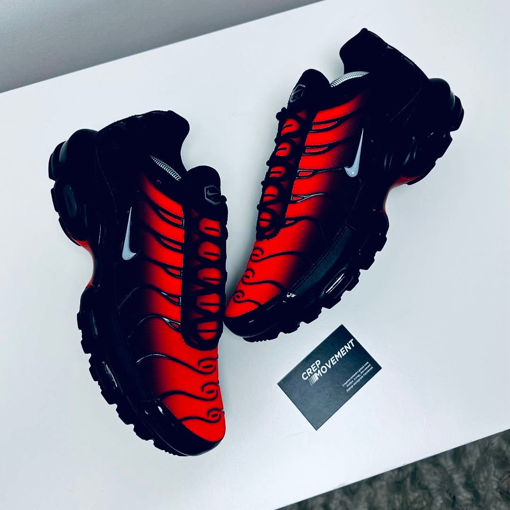 Nike Tracksuit + AirMax Sneakers