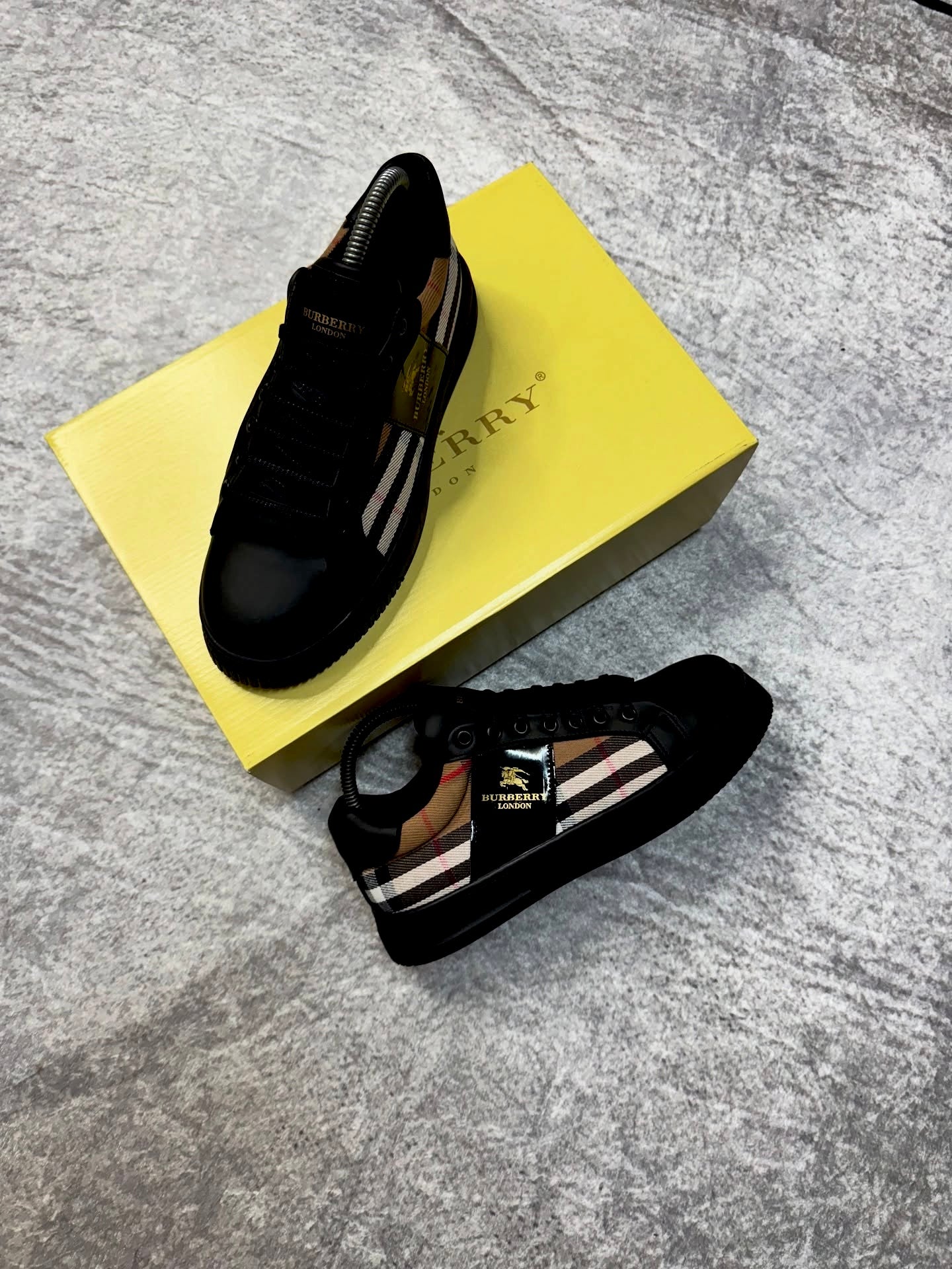 Burberry Check-Terrace