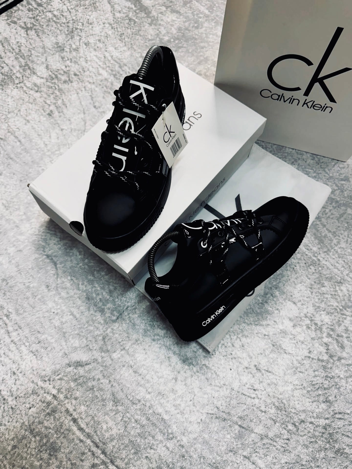 Calvin Klein Low-Top