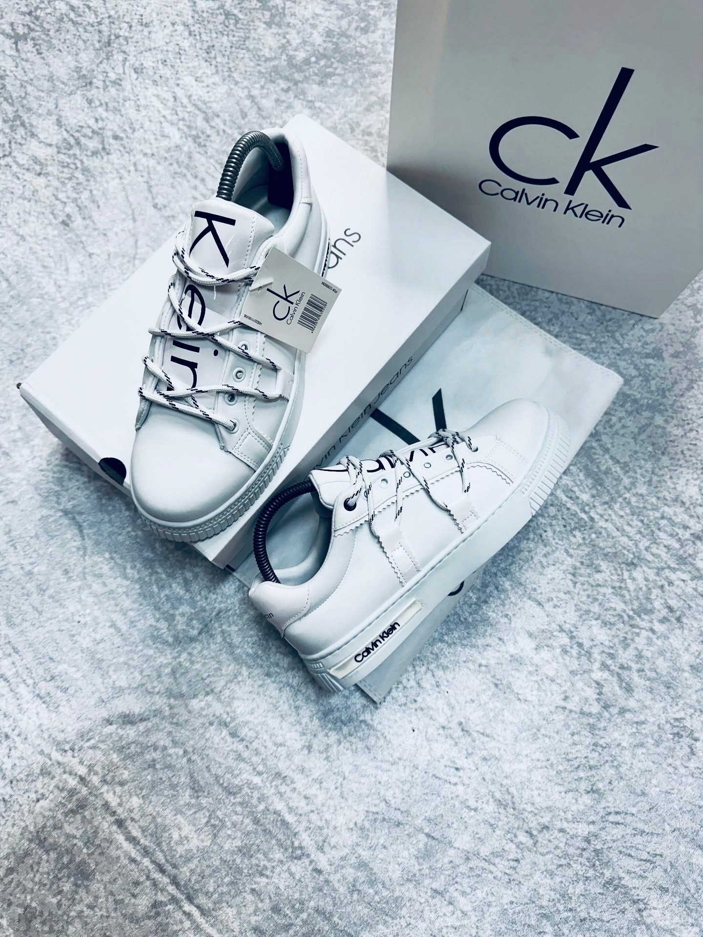 Calvin Klein Low-Top