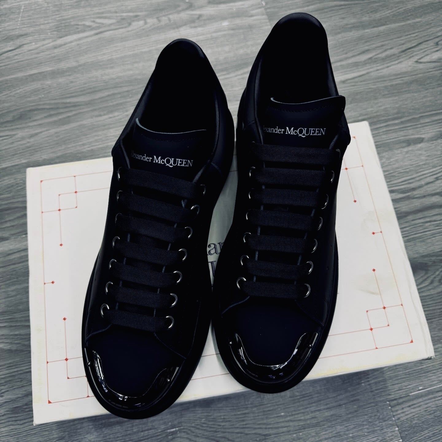 Alexander McQueen Classic Swap – Urban Hub SA