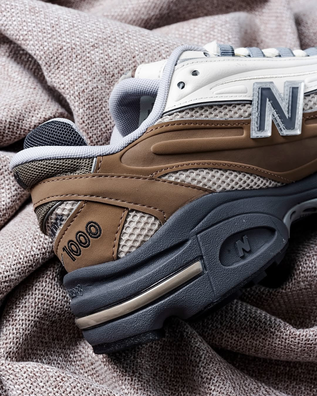 New Balance 1000